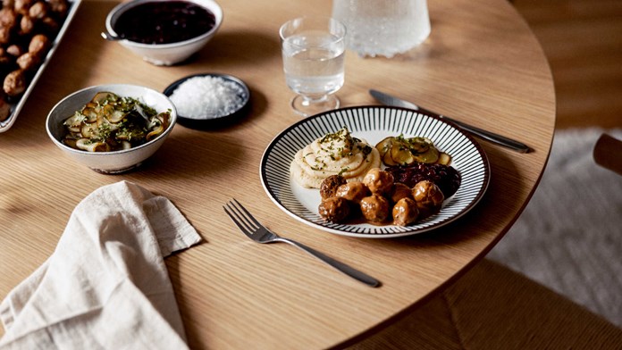 Tallrik med köttbullar och potatismos