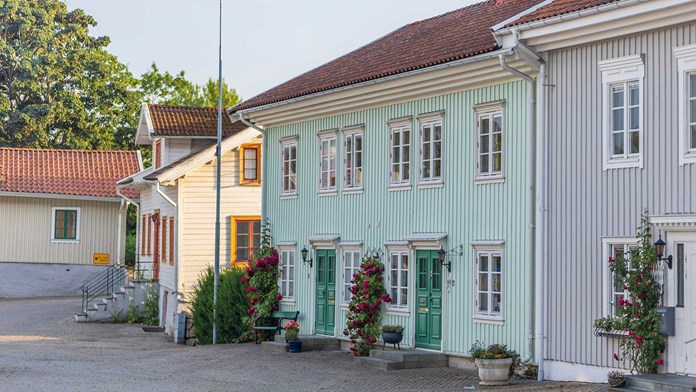 Gata med äldre hus